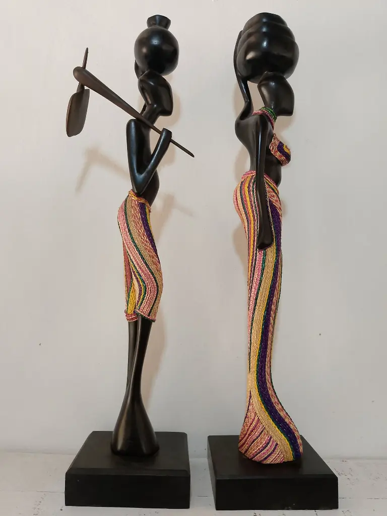 sculpture_bois_b_ne_couple_cultivateurs.webp