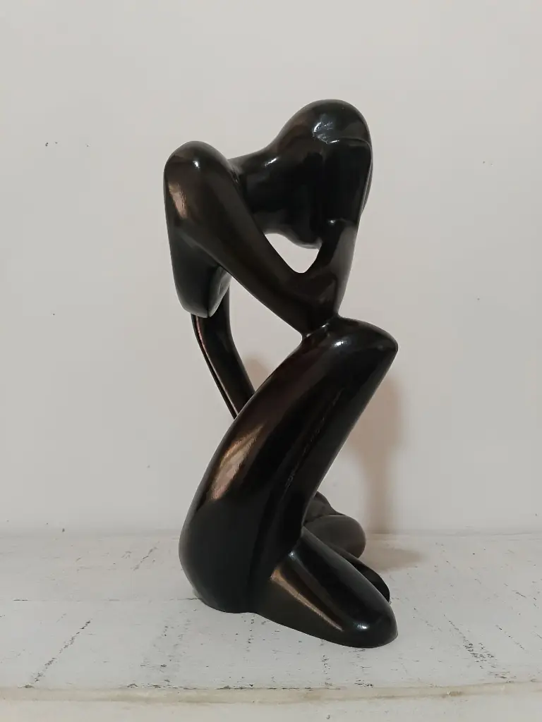 sculpture_Le_Penseur_bois_b_ne.webp