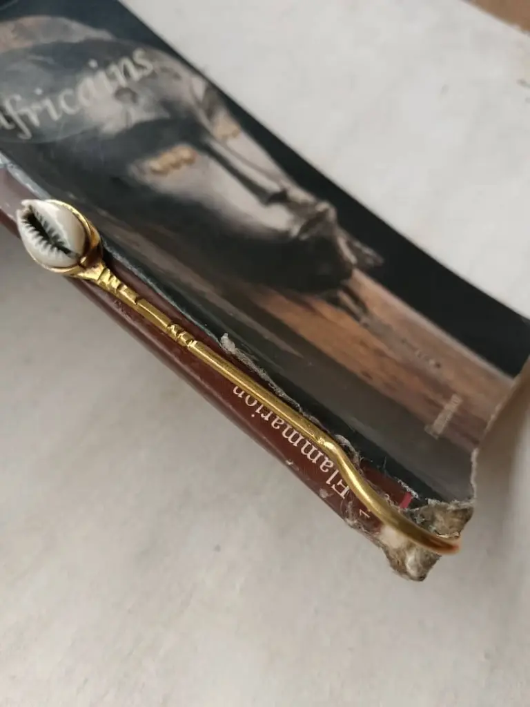 Signet_de_livre_en_bronze.webp