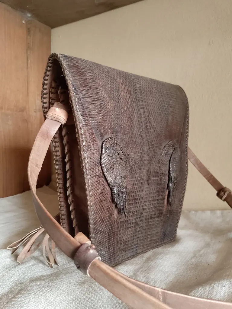 Sac_en_Cuir_Naturel_T_te_de_L_zard (1).webp