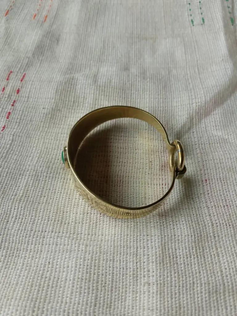 Bijoux_en_pierre_naturelle_et_bronze.webp
