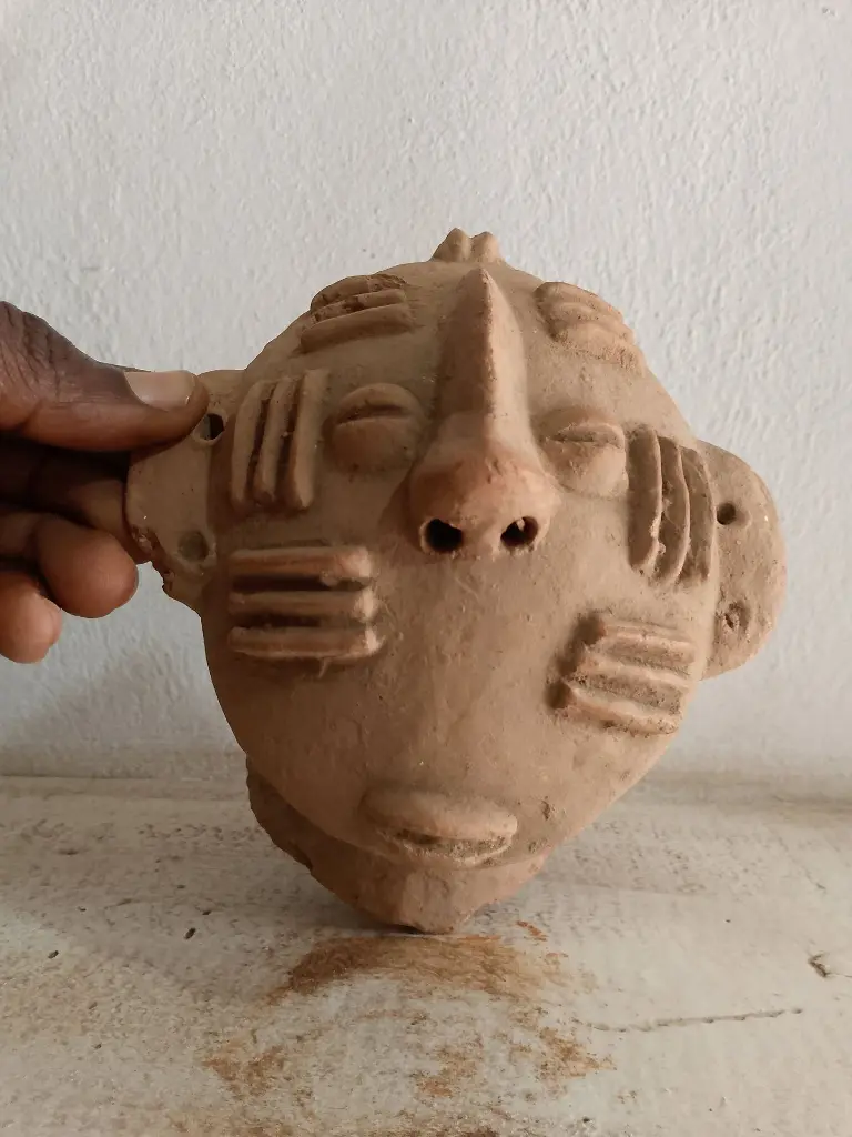 artefact_ancien_Dahomey_terre_cuite.webp