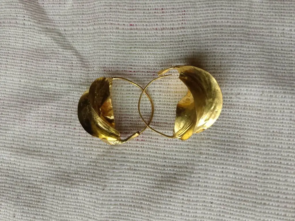 Boucles_d_oreilles_en_bronze_martel (1).webp