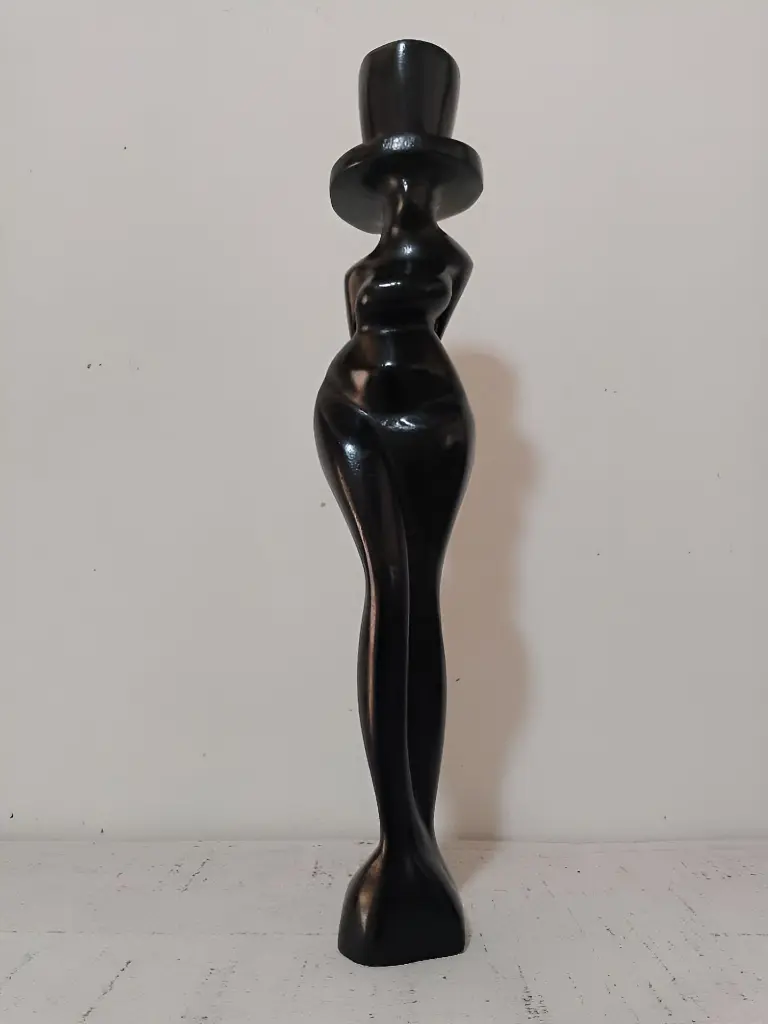 statuette_femme_africaine_bois_b_ne.webp