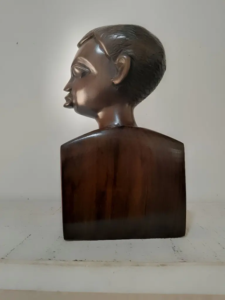 art_africain_buste_en_b_ne.webp