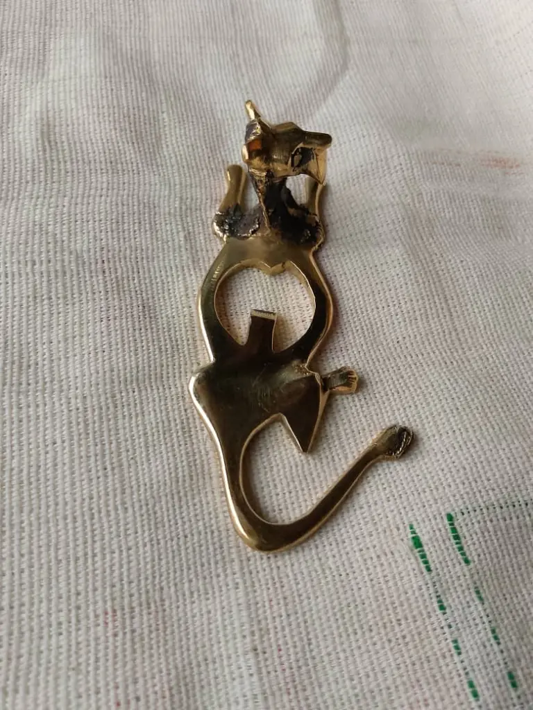 Accessoire_de_bar_en_bronze.webp