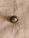 Raffinement Doré : Bague en Bronze et Agate